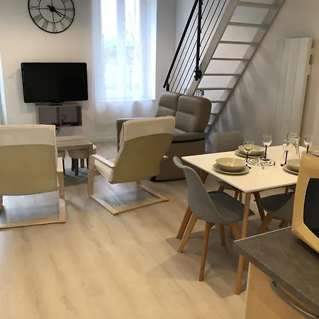 Jolie Maison De Bourg *